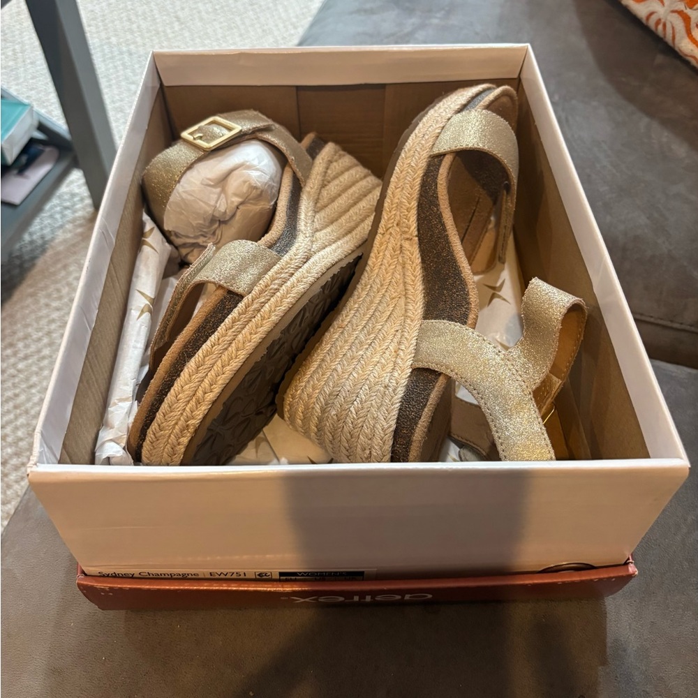 BRAND NEW Aetrex Syndney Quarter Strap Espadrille Wedge - Picture 4 of 4